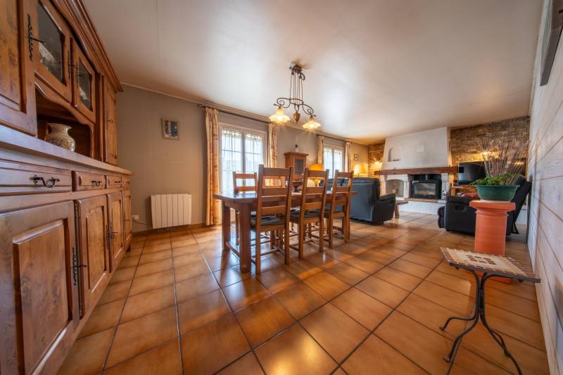 Agréable Propriété sur terrain de 2450m² en bordure de forêt à Biscarrosse