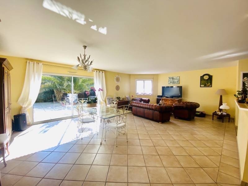 Vendu : Jolie Villa avec piscine 4 chambres + Bureau à Biscarrosse Bourg
