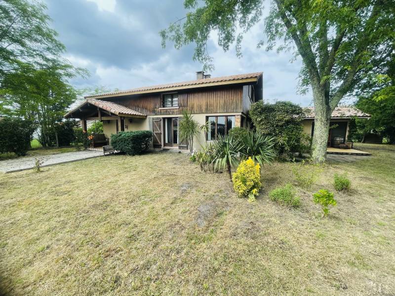 Spacieuse Villa avec grand jardin au calme Biscarrosse pour 10 personnes