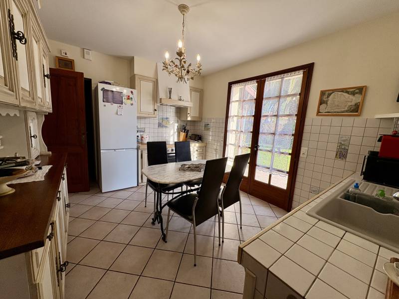 Jolie Maison traditionnelle 4 chambres + Bureau avec piscine à Biscarrosse Plage