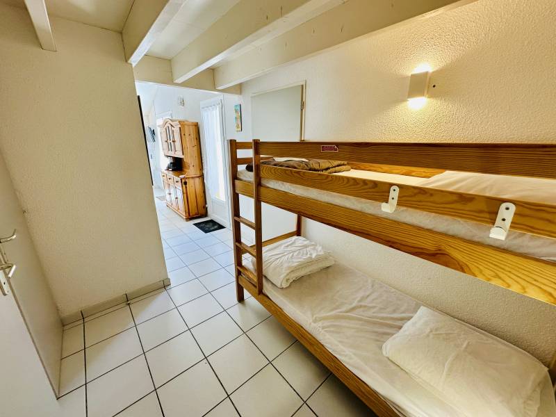 Agréable Pavillon 2 chambres dans une résidence avec piscine à Biscarrosse Plage