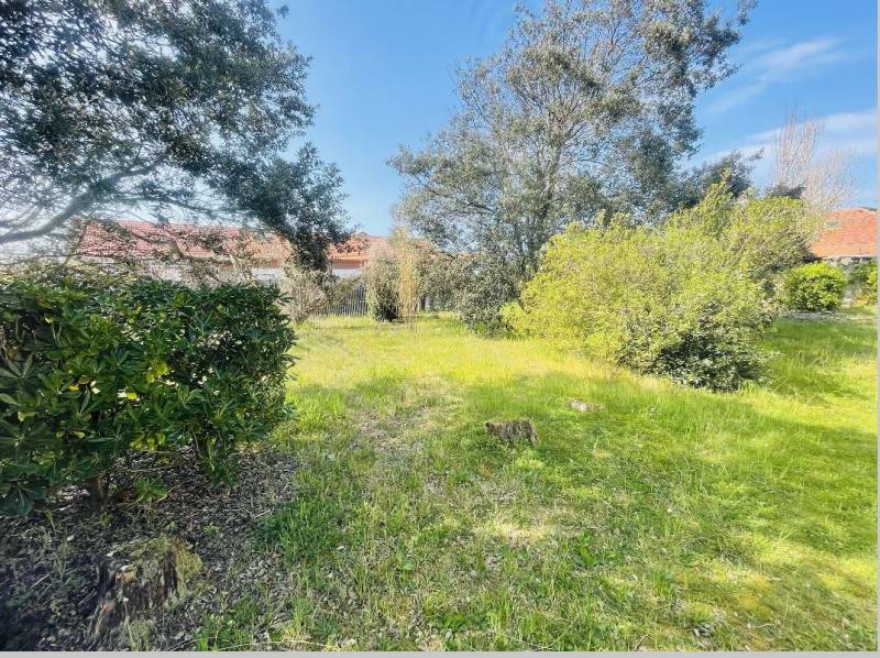 À vendre : terrain à bâtir de 410 m² proche de l'océan à Biscarrosse Plage